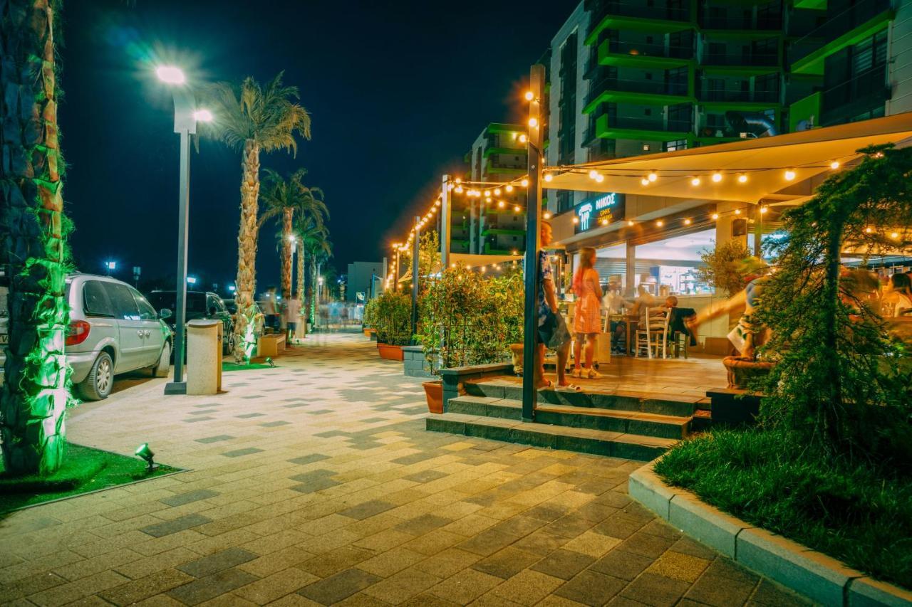 Sunfest Aparthotel Pool & Spa Mamaia Nord Navodari Ngoại thất bức ảnh
