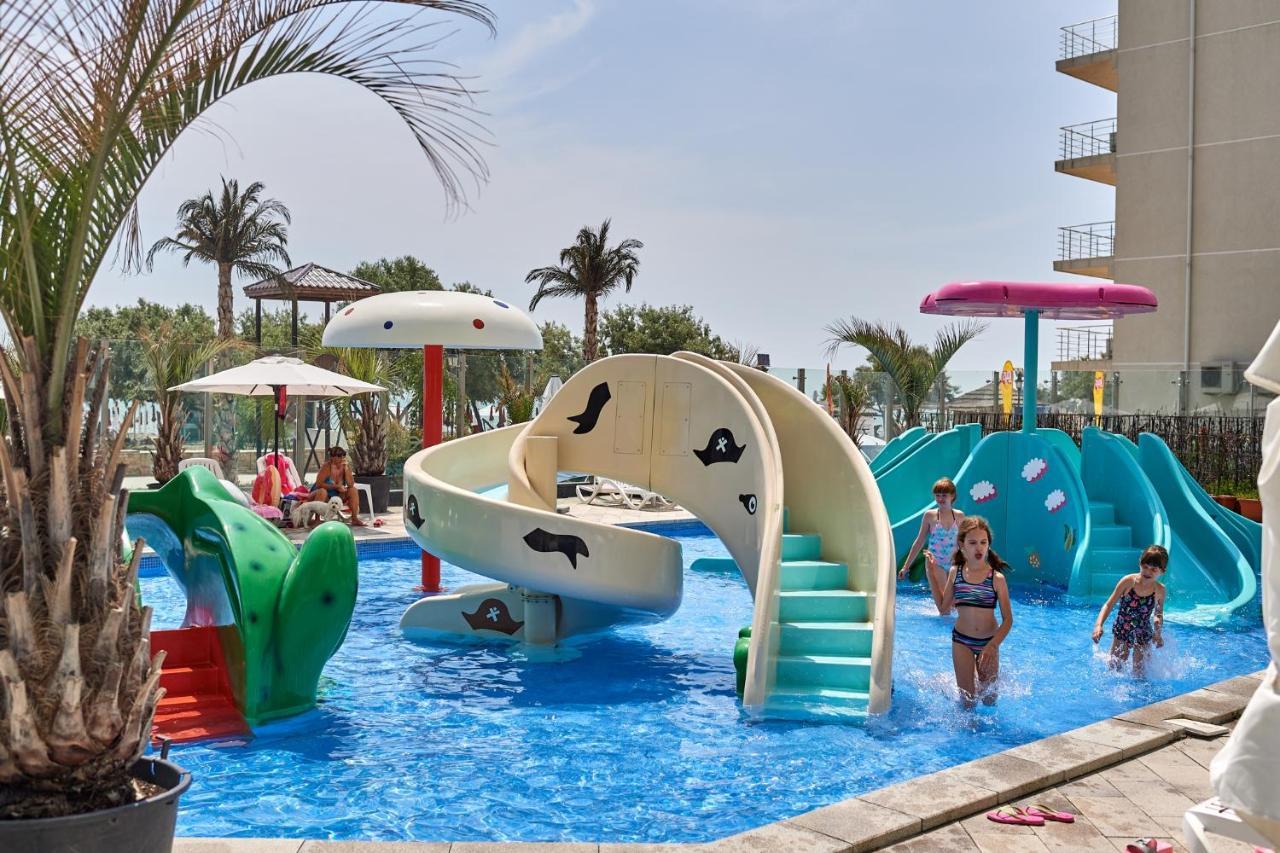 Sunfest Aparthotel Pool & Spa Mamaia Nord Navodari Ngoại thất bức ảnh