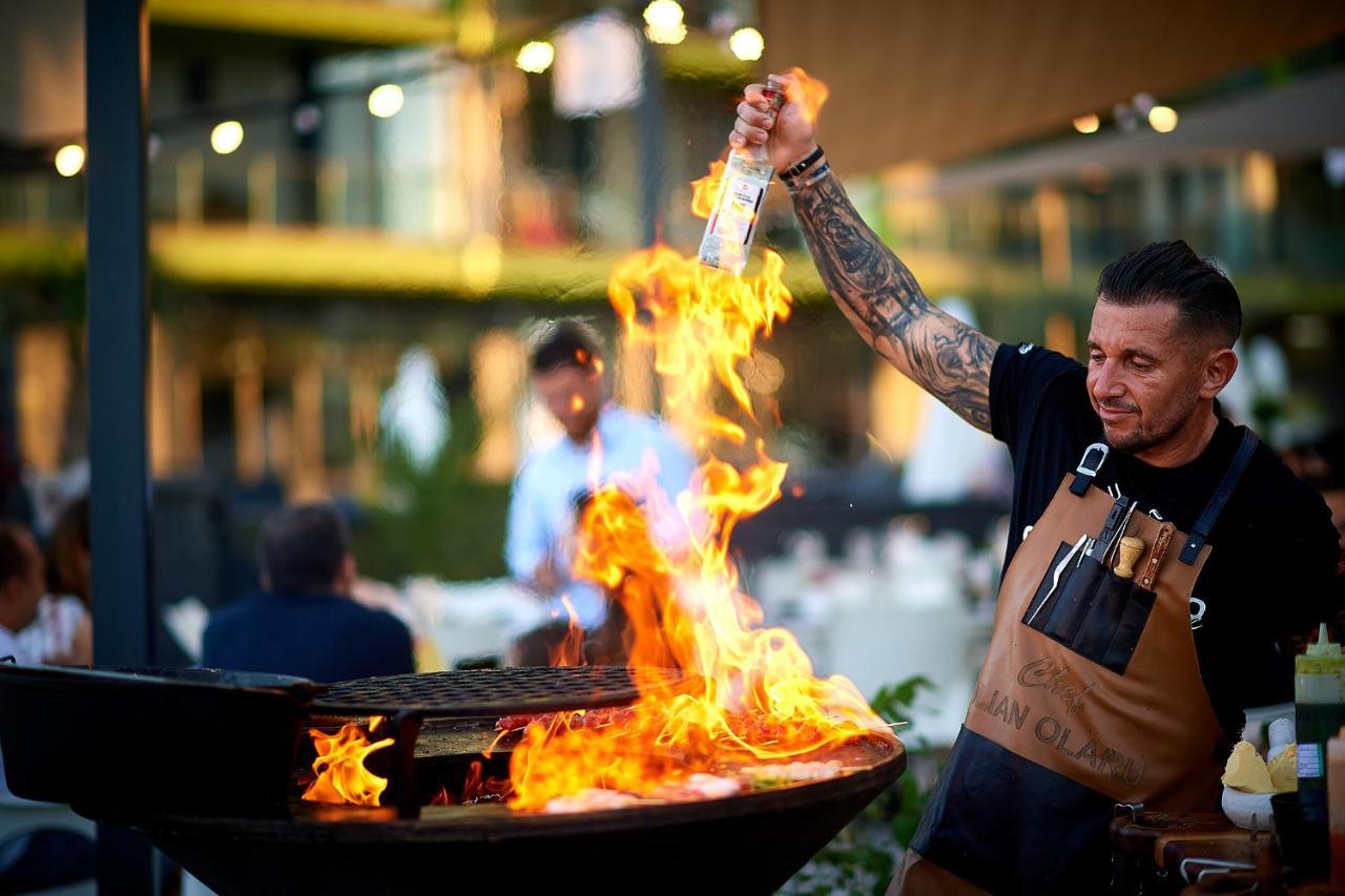Sunfest Aparthotel Pool & Spa Mamaia Nord Navodari Ngoại thất bức ảnh